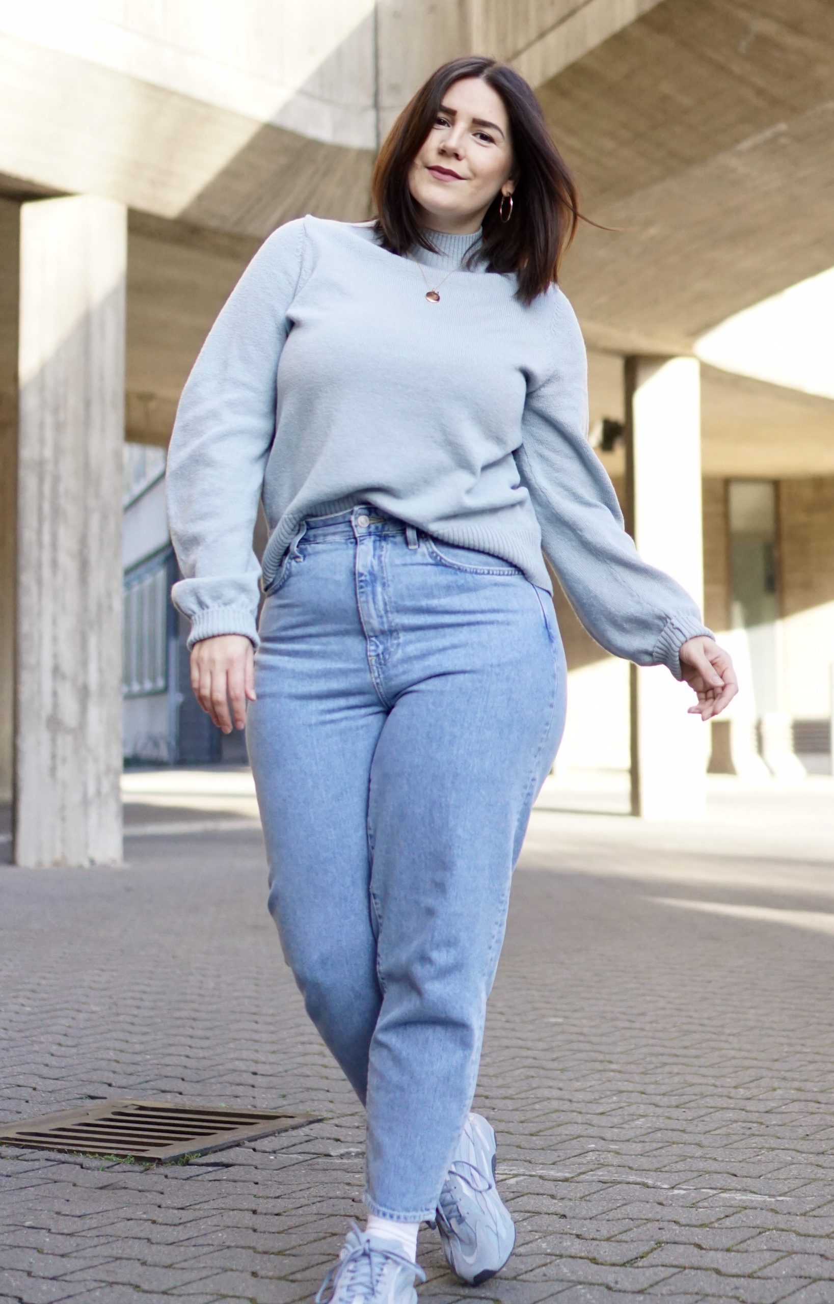 Die perfekte Mom Jeans fÃ¼r Curvy Girls - Lifabea Berliner Fashionbloggerin